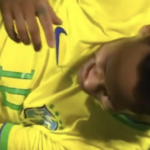 Neymar blesse genou