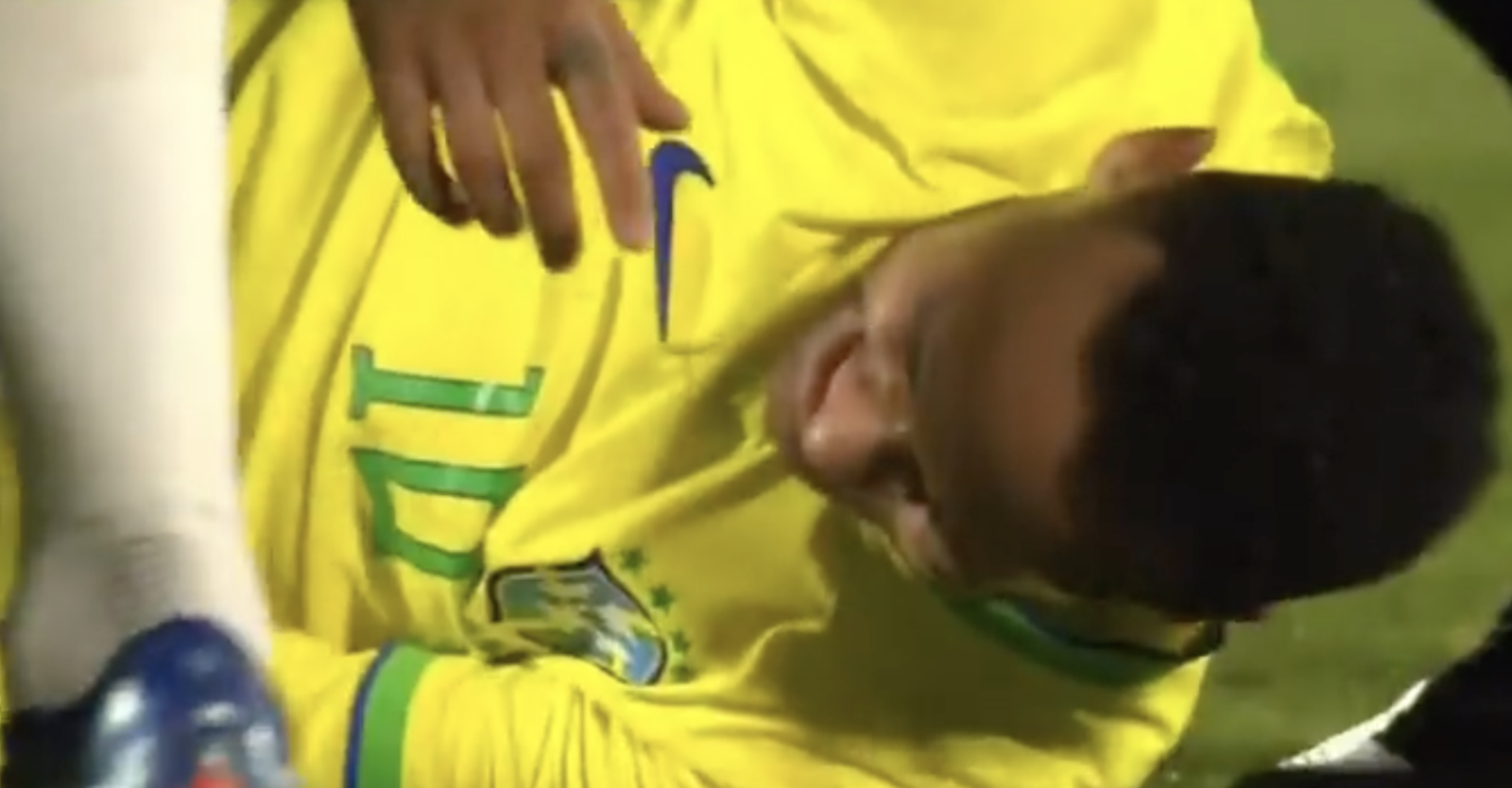 Neymar blesse genou