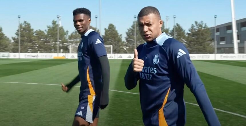 Aurélien Tchouaméni et Kylian Mbappé