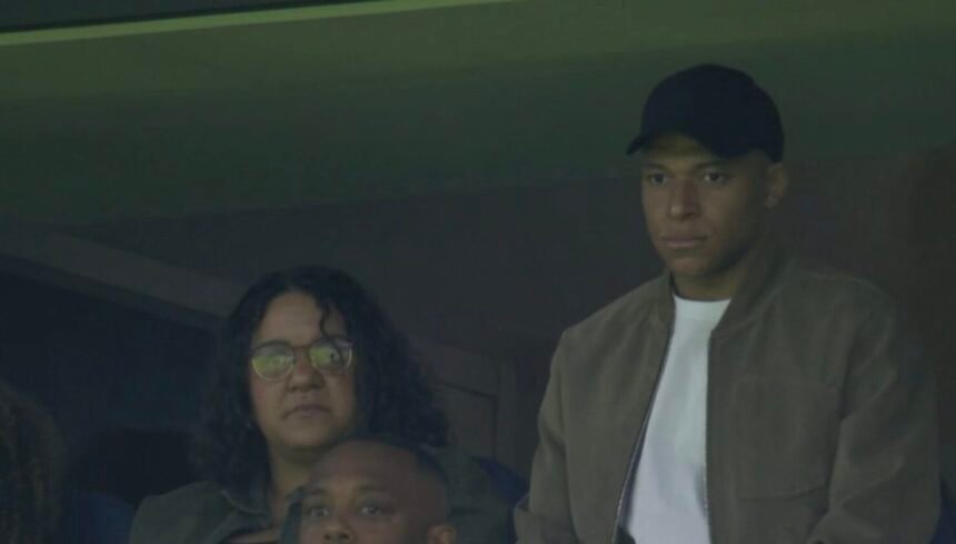 Real Madrid. Mbappé sifflé... alors qu'il est en tribune