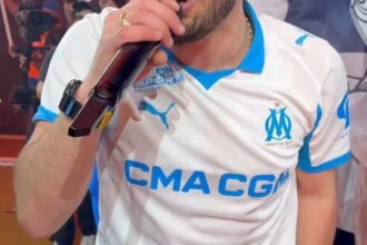 Jul avec le nouveau maillot de l'OM