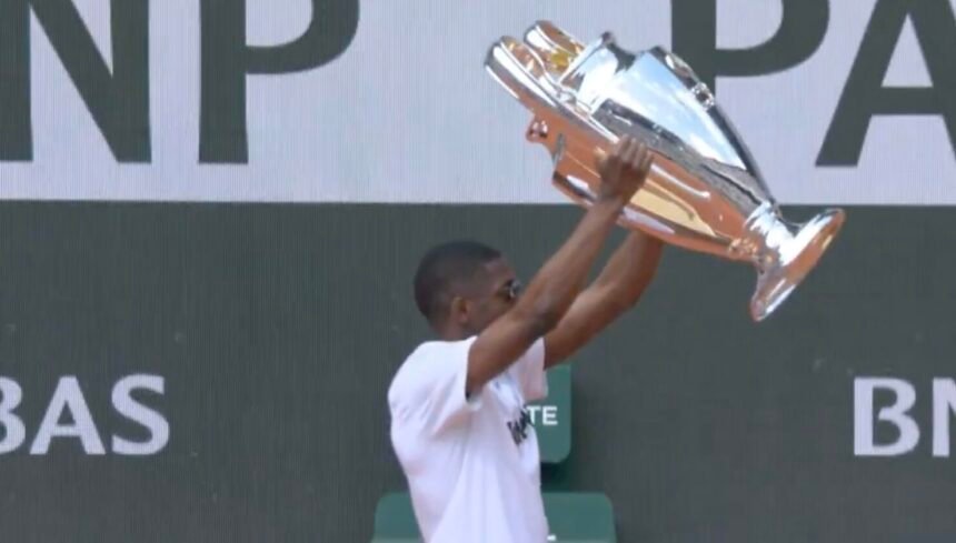 Ousmane Dembélé au cœur du Central de Rolland Garros avec la C1 : l’image forte du jour !