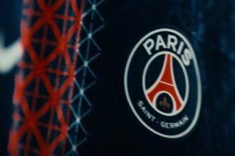 Le maillot du PSG pour la saison 2025/2026
