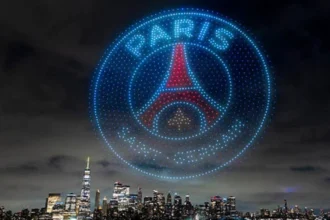 Le Logo du PSG affiché par des drones à New York