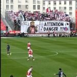 PSG. La drôle de banderole capitaine Haddock des supporters parisiens contre Brest