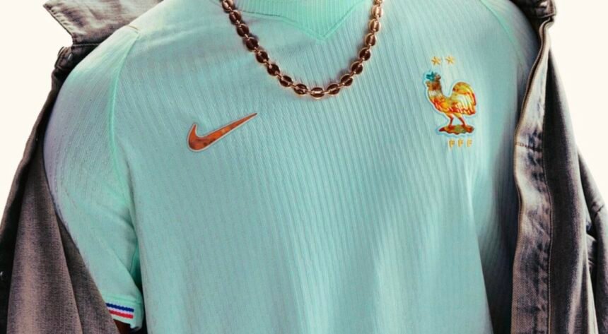 "Liberté": Les Bleus dévoilent leurs maillots pour la Coupe du Monde