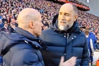 Tudor se trompe de chauve, il salue l'adjoint de Slot