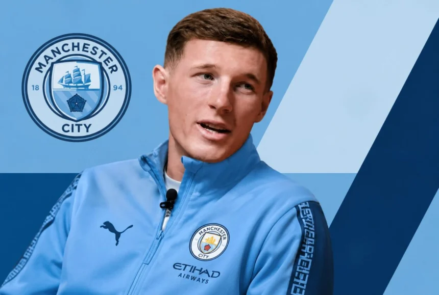 Elliot Anderson (Photo crédit Manchester City / Montage Kickfootball.fr)