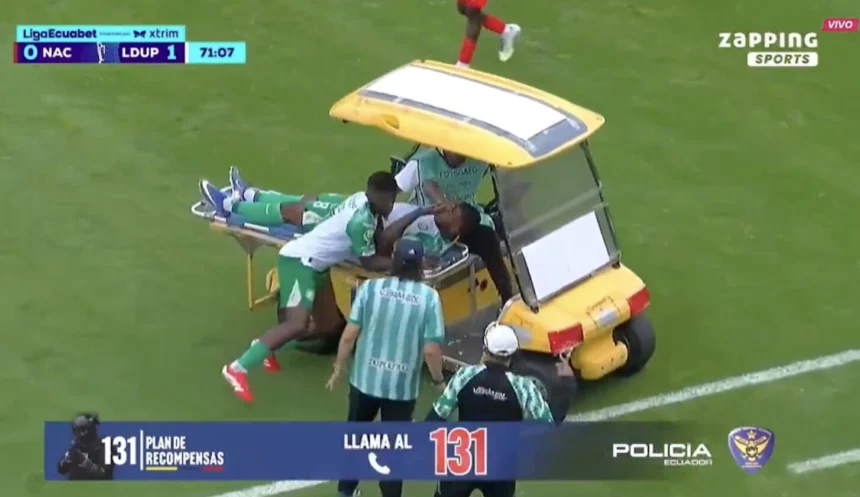 Une voiturette de secours renverse un joueur en plein match !