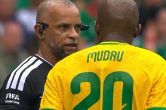 l'arbitre brésilien Wilton Sampaio