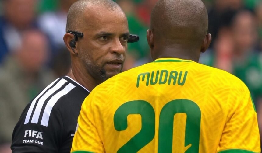 l'arbitre brésilien Wilton Sampaio