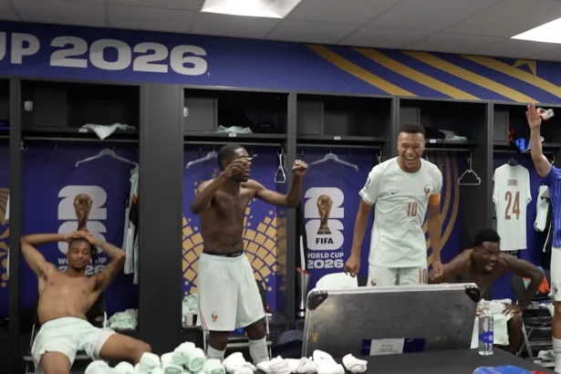 Coupe du Monde : la joie des Bleus dans le vestiaire