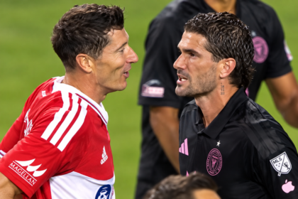 Rodrig de Paul et Robert Lewandowski (Crédit photo MLS)